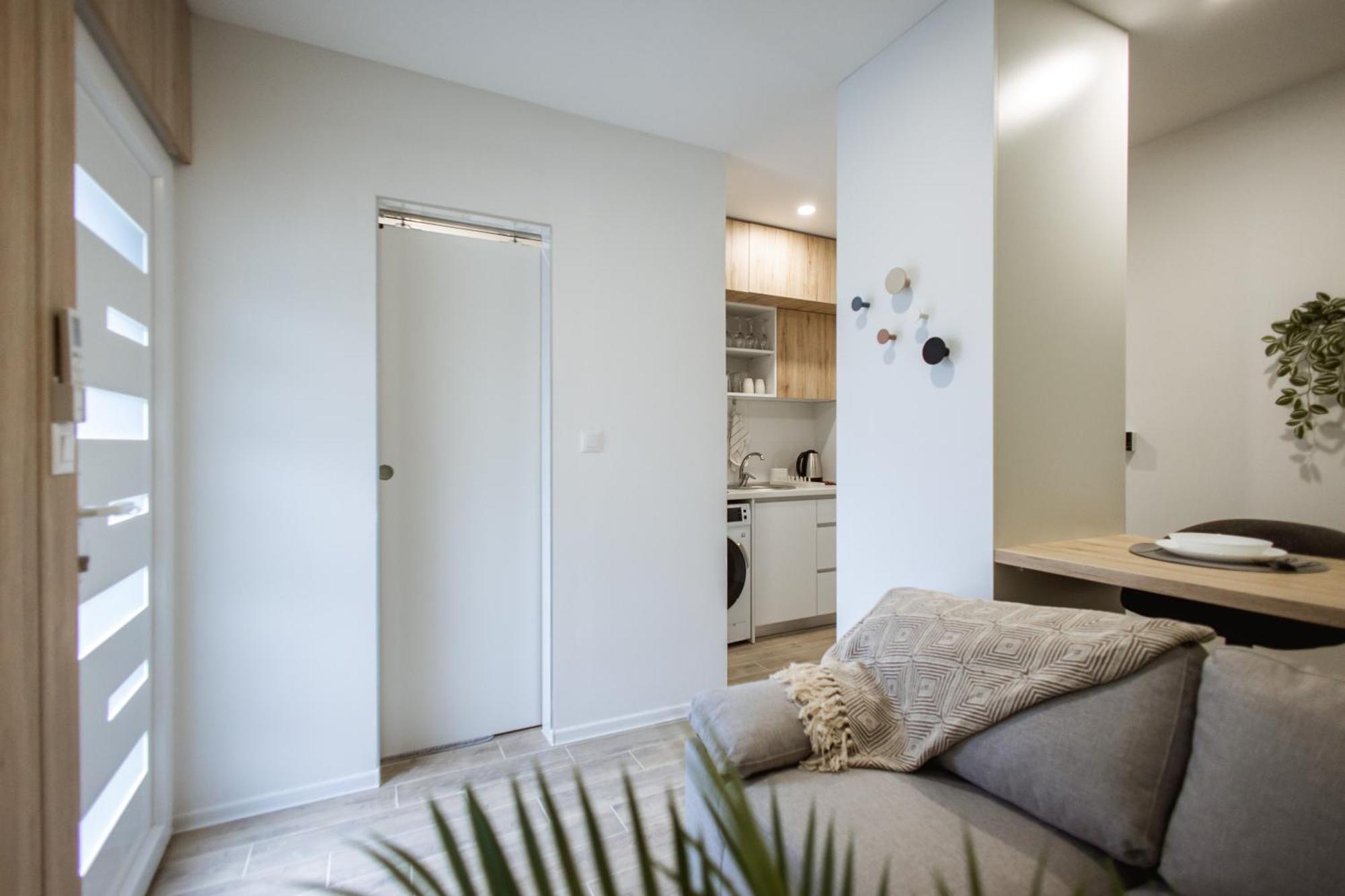 Cozy Studio Apartment In Osijek - Self Check In Exterior foto